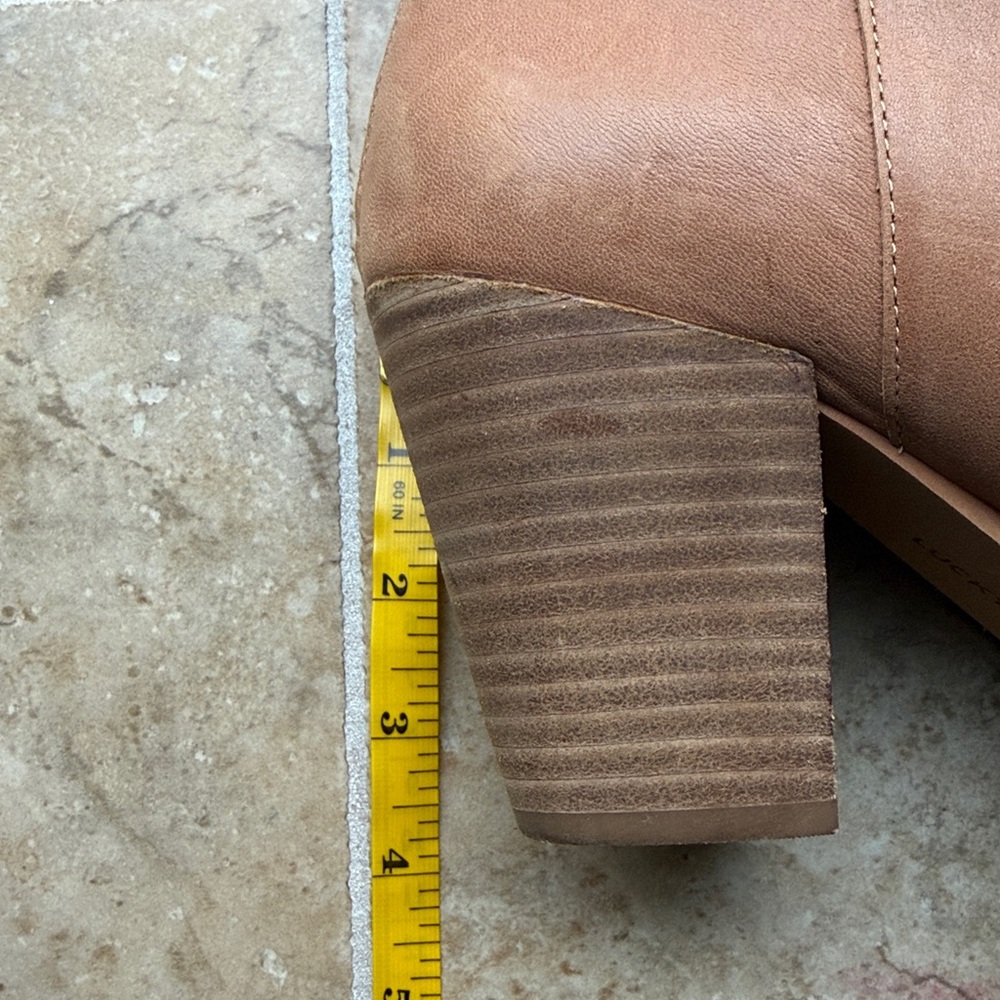 Lucky Brand Leather Ankle Boots Natural Putty Stacked Heel Back Zip Size 10/42 - Picture 12 of 15
